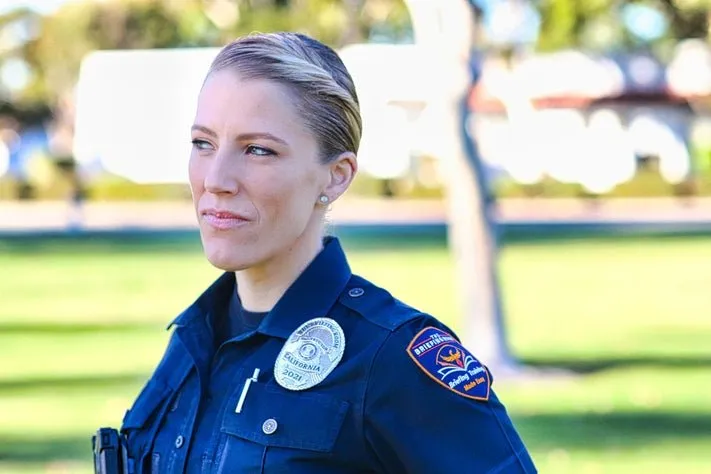 assets_values.1645463959-1920w Police woman